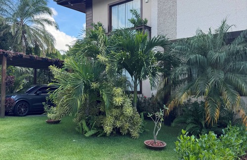 Itacimirim House | Beautiful house in Praia do Forte Bahia! It has a volleyball court and games room!