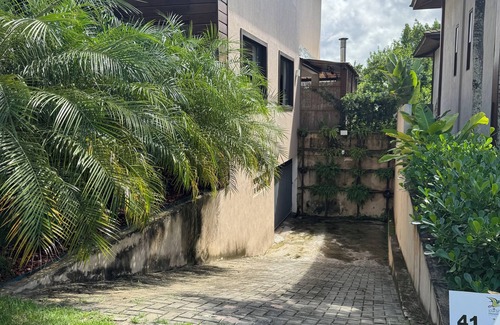 Itacimirim House | Beautiful house in Praia do Forte Bahia! It has a volleyball court and games room!