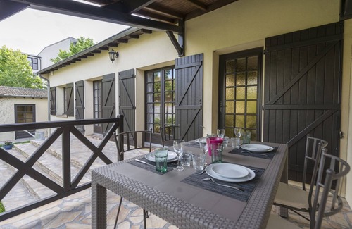 Vaires-sur-Marne House | Beautiful house with large garden near Paris and Disneyland