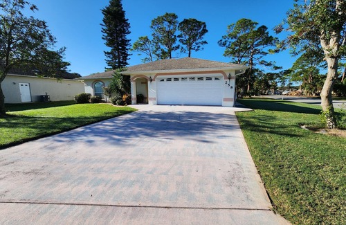 Fairgreen House | Beautiful House overlooking Golf Course 10 min beach