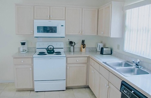 Indian Wells House | Beautiful house at Disney's DOORSTEP! Only 4 miles away!