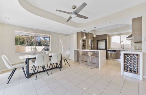 Sylvania House | Beautiful House in Sylvania Waters NSW Australia