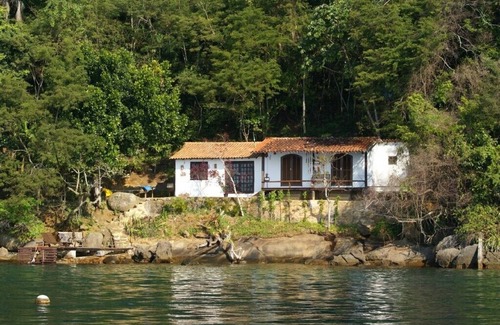 Ilha Grande House | Beautiful house on the coast with balconies, pier, full sea view