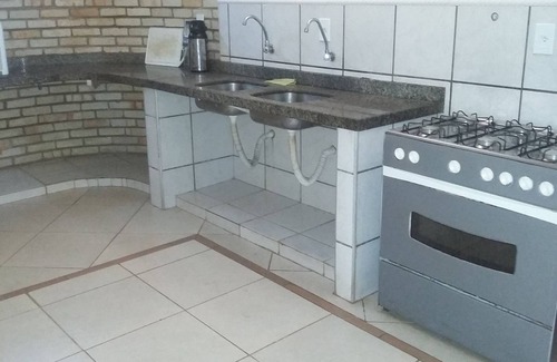 Porto das Dunas House | Beautiful house close to Beach Park with a society field.