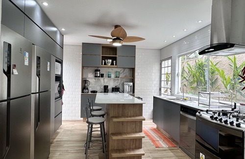 Juquehy House | Beautiful house for rent on Juquehy beach with barbecue, swimming pool and sauna