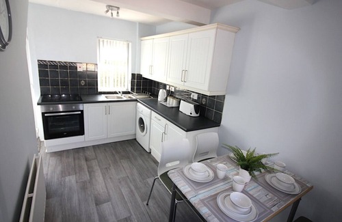 Belfast House | Beautiful House/Free parking 10min fromCity Centre.