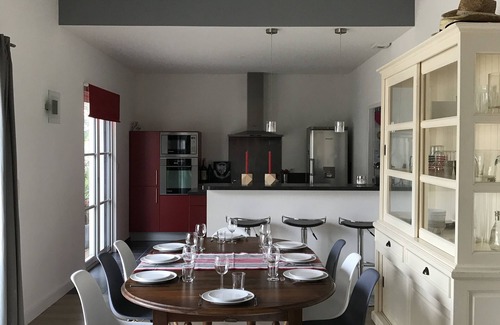 Nieul-sur-Mer House | Beautiful house, heated pool, 10 minutes from La Rochelle and the Ile de Ré bridge