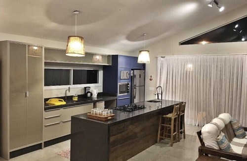 Praia do Rosa House | Beautiful House High Standard Closed Condominium Beira da Lagoa