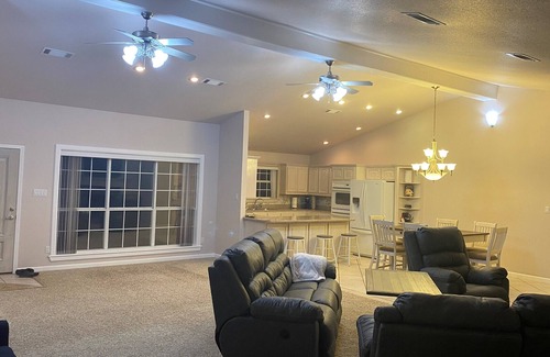 Kingston House | Beautiful House in Caney / Soldier Creek Located at Lake Texoma