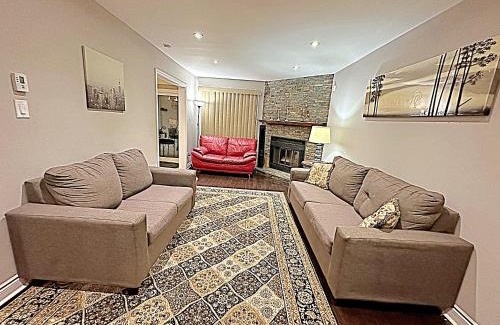 Hurontario Apartment | Beautiful House in Mississauga