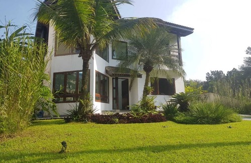 Vista Linda House | Beautiful house, in the condominium Hanga Roa in bertioga !