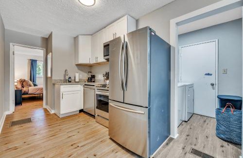 Eagan Park House | Beautiful House Mins Away From the Airport