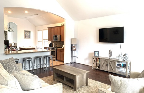 Spring House | Beautiful house nestled in Creekside, with a nice new pool and terrace!