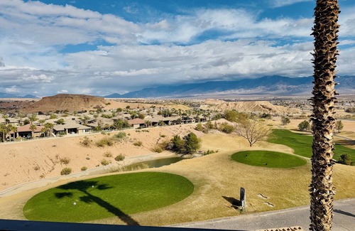 Mesquite House | Beautiful House on a Golf Course by Mesquite Vacation Rentals: Magnificent views overlooking the 10th tee box, walk to Falcon Ridge Clubhouse with $510 in free daily activities!