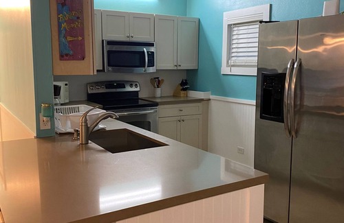 Tar Bay House | Beautiful House on the beach. Come and enjoy your paradise vacation!