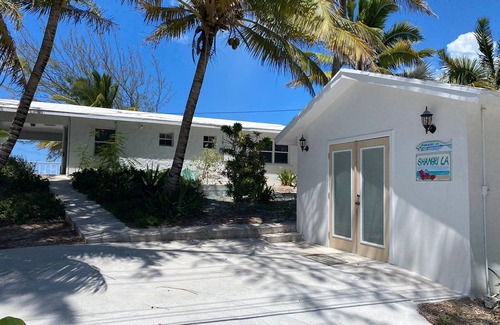 Tar Bay House | Beautiful House on the beach. Come and enjoy your paradise vacation!