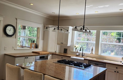 Bowen Island House | Beautiful House on Bowen Island. Pets Welcome!