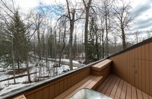Sherwood Park House | Beautiful House on Naturally Treed 3 acres lot
