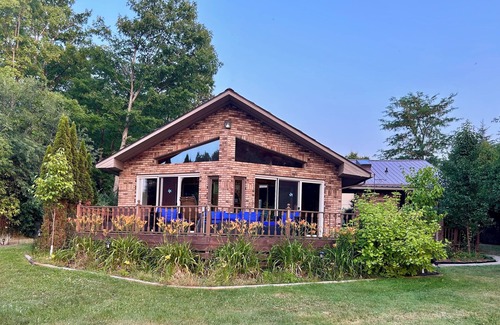 Brier Hill House | Beautiful House on St Lawrence River