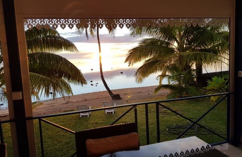 Paea House | Beautiful house on white sand beach