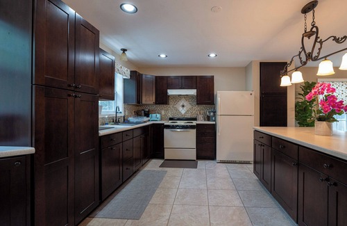 Howell House | Beautiful House overlooking Lake Chemung, with a Private Chef Tasting option.