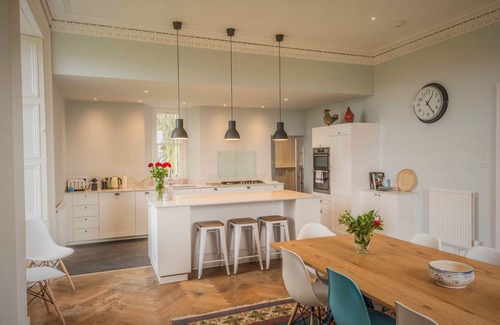 Kinnesswood House | Beautiful house, set in a gorgeous garden with stunning Loch views