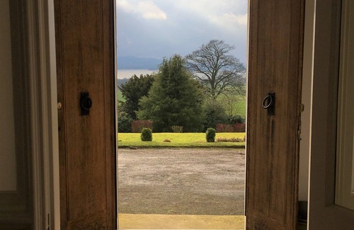 Kinnesswood House | Beautiful house, set in a gorgeous garden with stunning Loch views