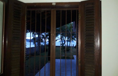 Maranduba House | Beautiful house standing on the sand in Ubatuba (Sape Beach)