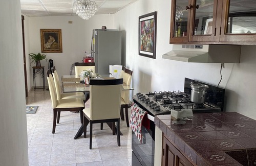 Sonsonate House | Beautiful house to relax, very close to shops and restaurant