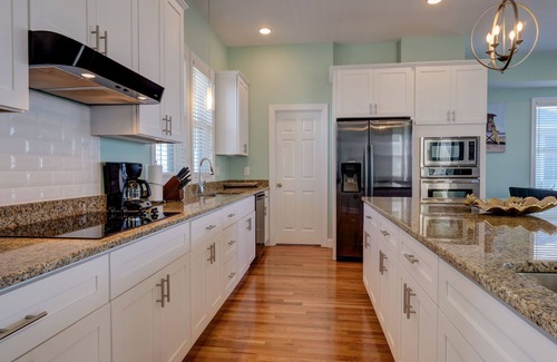 North Carolina Coast House | Beautiful house built in 2018 - 4 bed w/3 kings, mstr suite, priv. bch access!