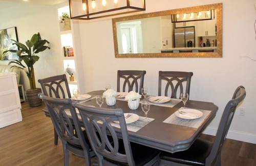 Englewood East Villa | Beautiful house with lake view