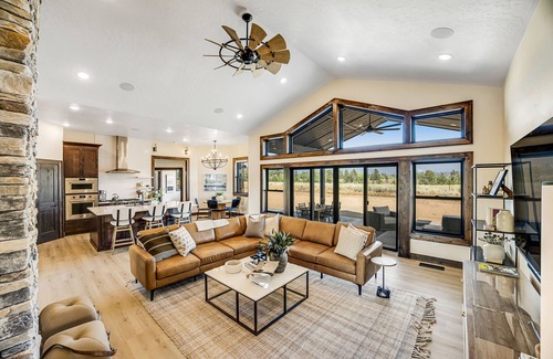 McCall House | Beautiful house w/2 gas fireplaces, private hot tub, grill & mountain views