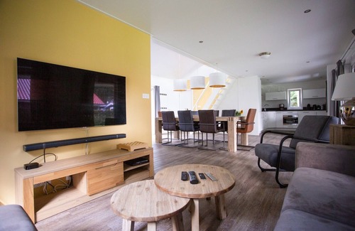 Rhenen House | Beautiful house with covered terrace in Rhenen