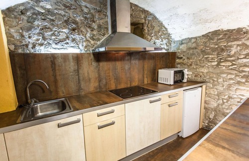 Riudaura Cottage | Beautiful house with 5 bedrooms with garden, pool and barbecue.