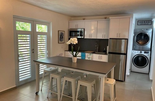 Isabel II House | Beautiful House with Renewable Energy and Tesla Powerwall, Close to Ferry