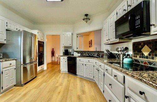 Northeast Carrollton House | Beautiful House With Hot Tub and Pool