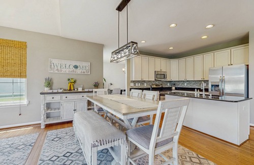 Millsboro House | Beautiful house with shared pool, gym, and tennis courts - near beaches