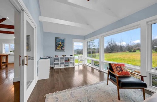 New Paltz House | Beautiful Hudson Valley 5 BR Villa