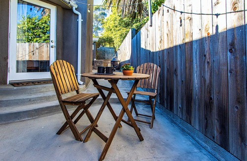 Alta Mesa House | Beautiful Hummingbird Suite w/kitchenette, patio & parking in Santa Barbara