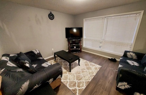 Dean Park House | Beautiful, Ideally located luxury entire 4 bedroom + Parking