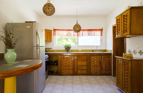 Playa del Secreto Villa | Beautiful independent 2 Bdrs. Casa Angelica, Pool & Beach Wi-Fi, sleeps 6