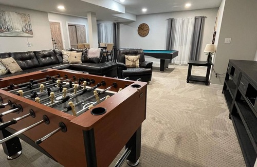 The Pinery House | Beautiful inviting comfy home w/views near horse park