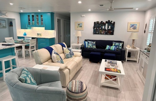 Sanibel House | Beautiful Island Home Walking Distance To The Beach