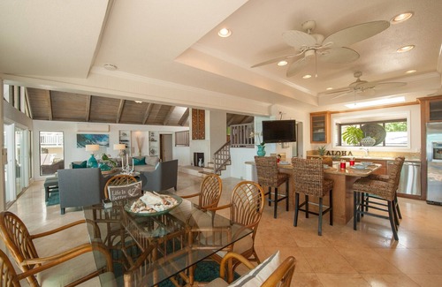 Pupukea House | Beautiful Island Style Beachfront with AC and large covered lanai