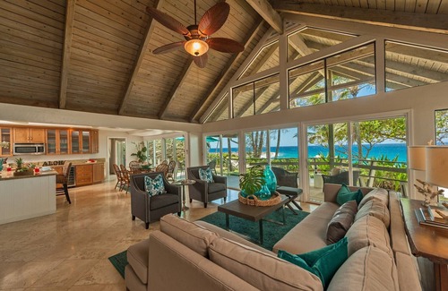 Pupukea House | Beautiful Island Style Beachfront with AC and large covered lanai