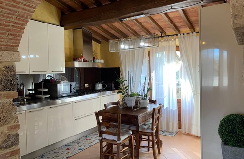 Monteriggioni Villa | Beautiful rustic villa in Tuscany in Monteriggioni, between Siena and Florence.