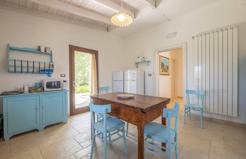 Aradeo Villa | Beautiful Italian Villa With Pool and Garden