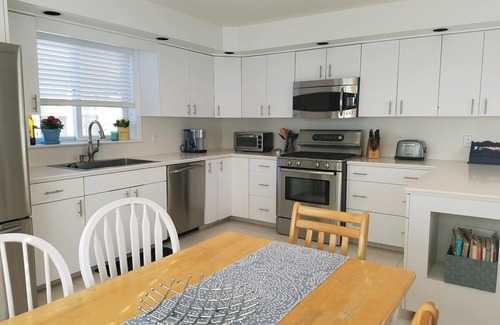 Atlantic City House | Beautiful Jersey Shore Home/Large yard 2 Blocks from Beach Available October