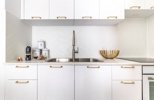 Mea She'arim Apartment | Beautiful Jerusalem Central free parking sukah