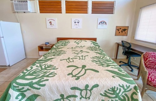 Enchanted Lake House | Beautiful Kailua Hale Studio